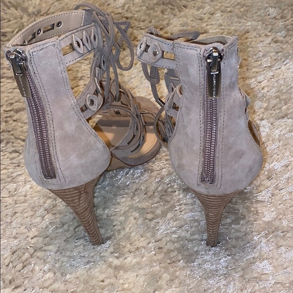 Vince Camuto suede heels size 10 - Picture 4 of 4